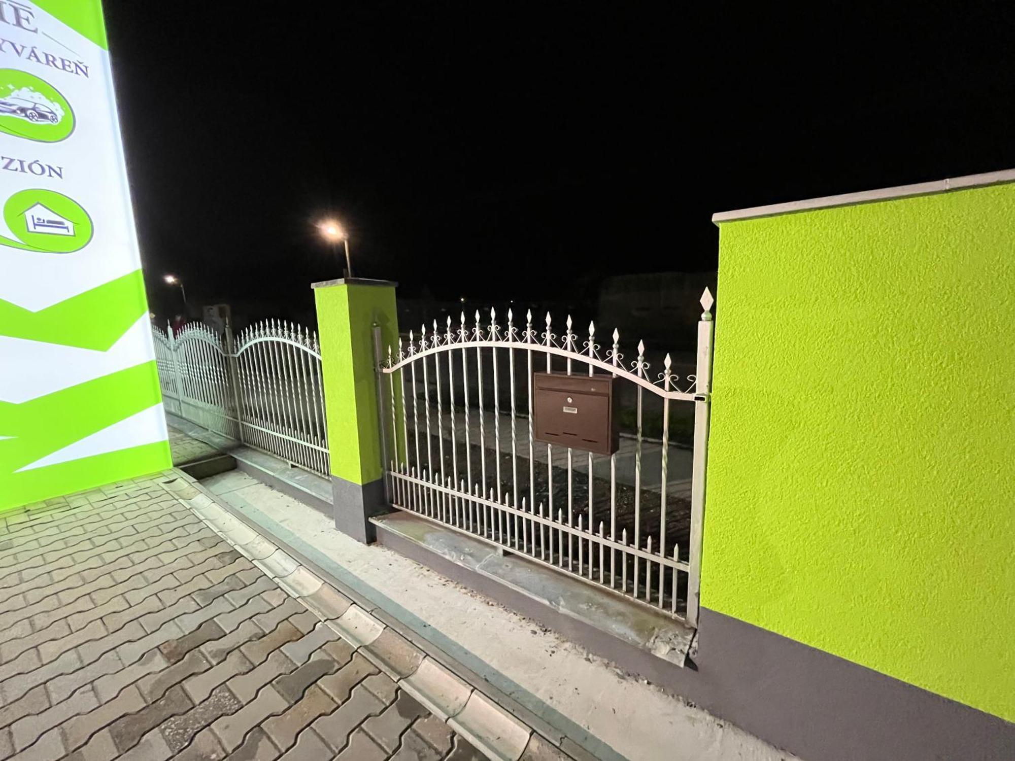 Penzión Tyché Surany Exterior foto